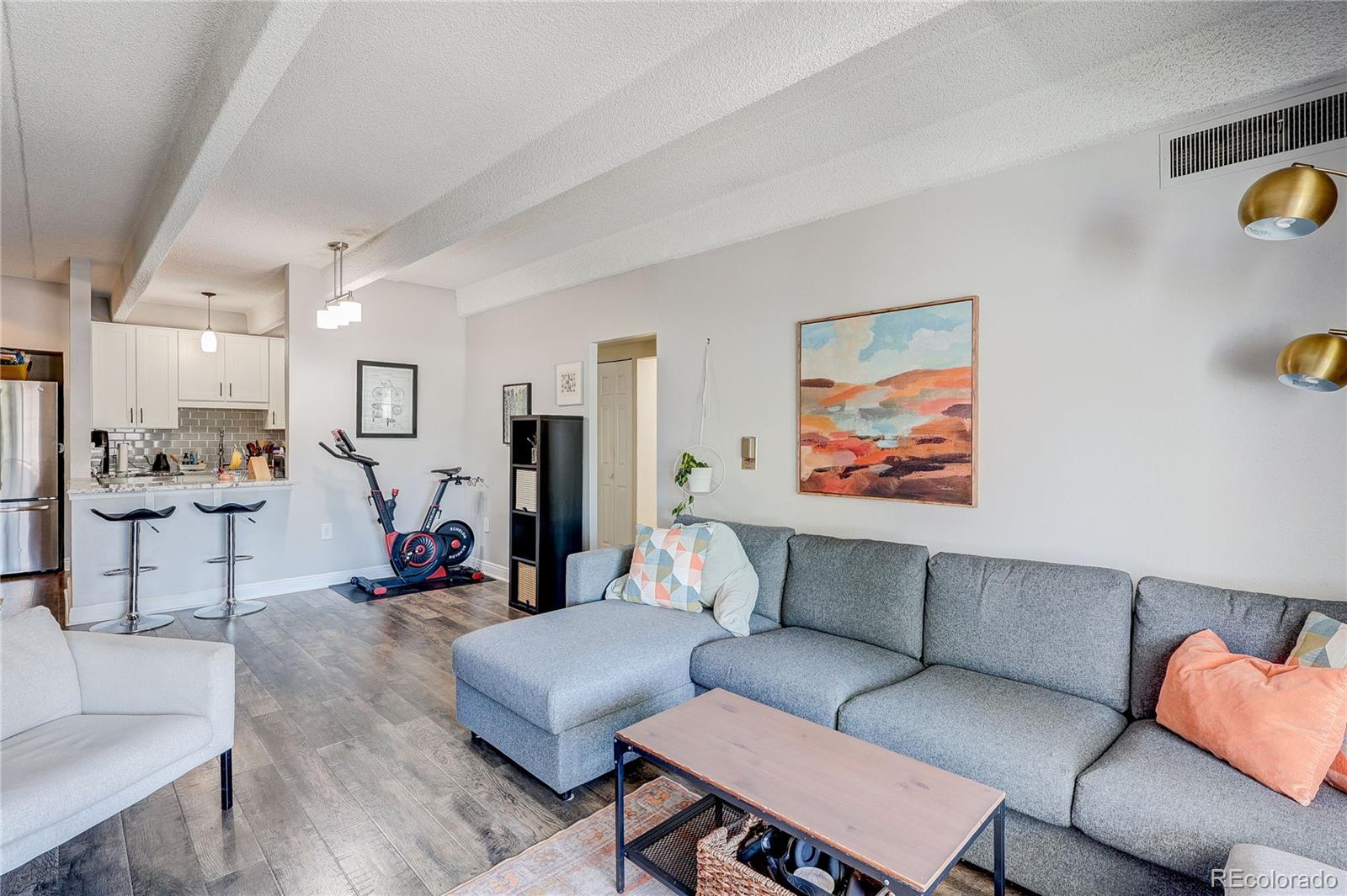 551 N Pearl Street Unit: 201
