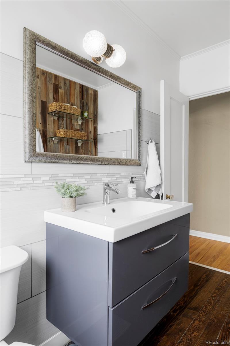 2225 S Marion Street