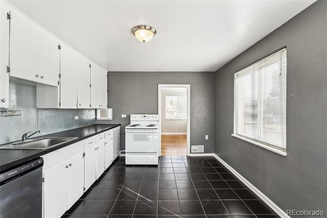 2300 W 39th Avenue