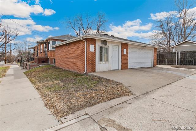 2300 W 39th Avenue