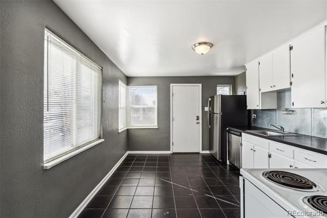 2300 W 39th Avenue
