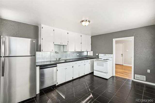 2300 W 39th Avenue