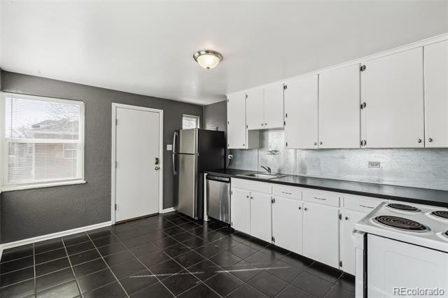 2300 W 39th Avenue