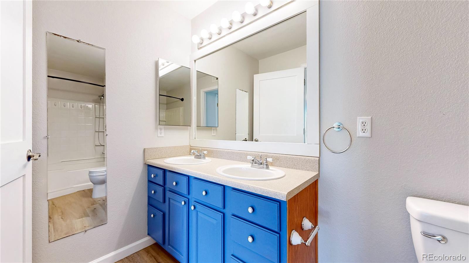10035 E Carolina Place Unit: 201