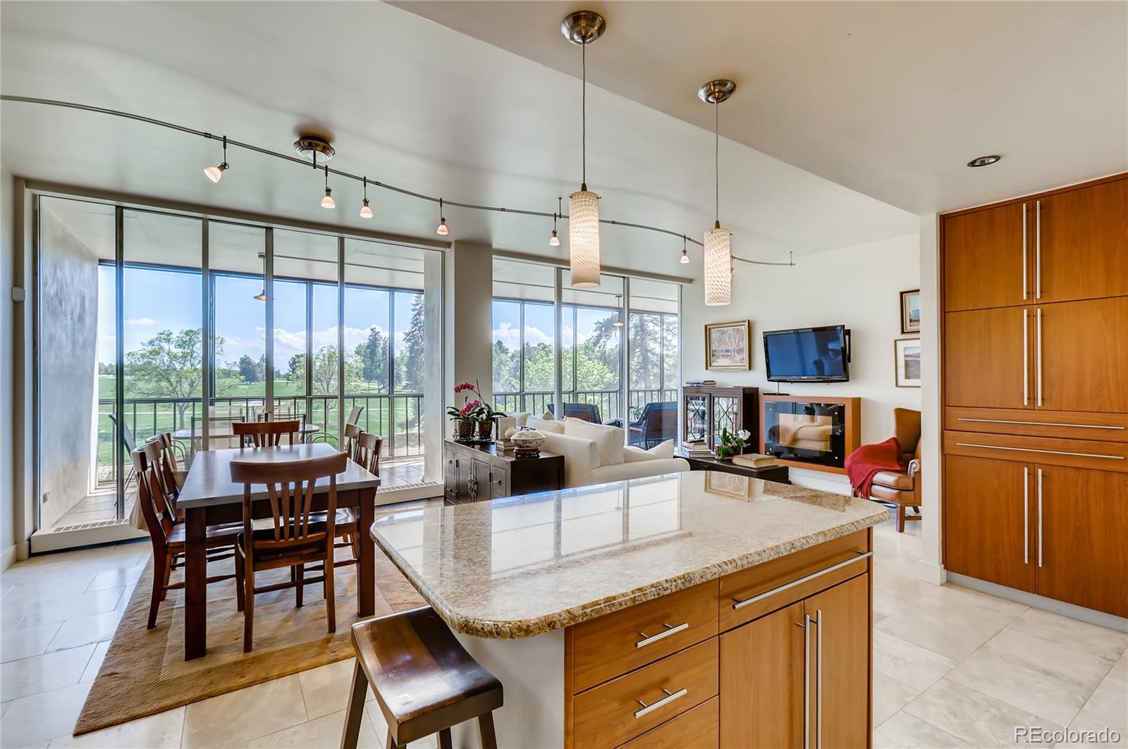 1201 N Williams Street Unit: 3B