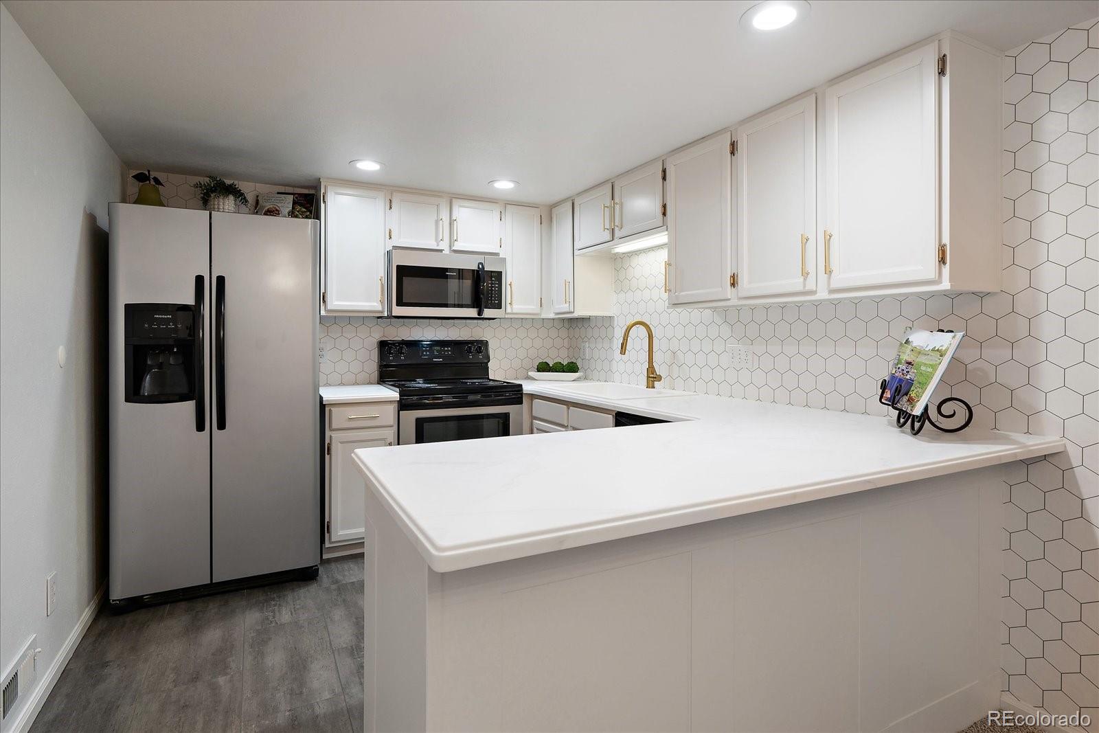 8438 Everett Way Unit: B