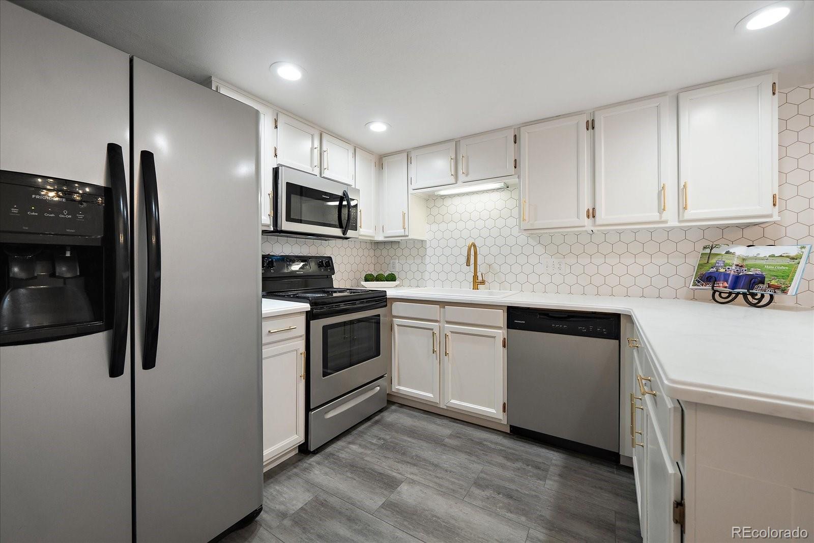 8438 Everett Way Unit: B