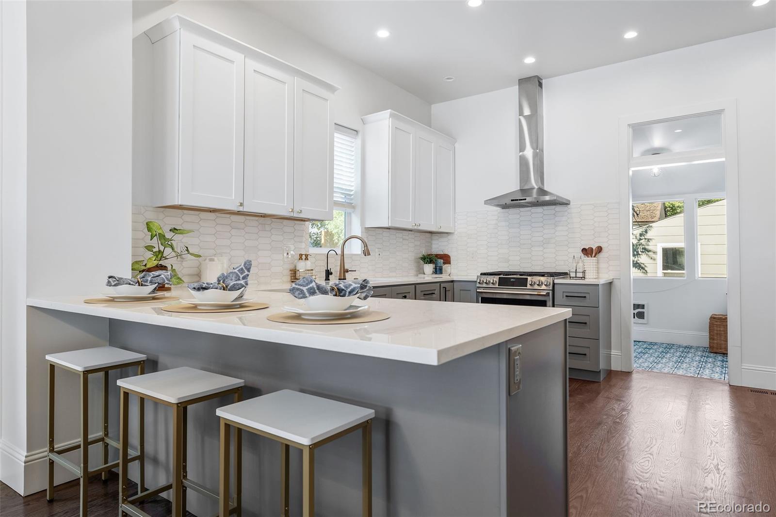 571 S Sherman Street