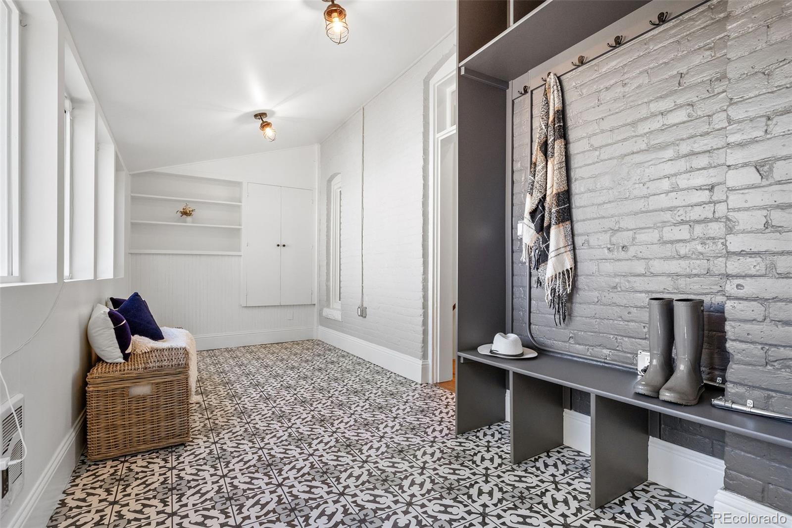 571 S Sherman Street