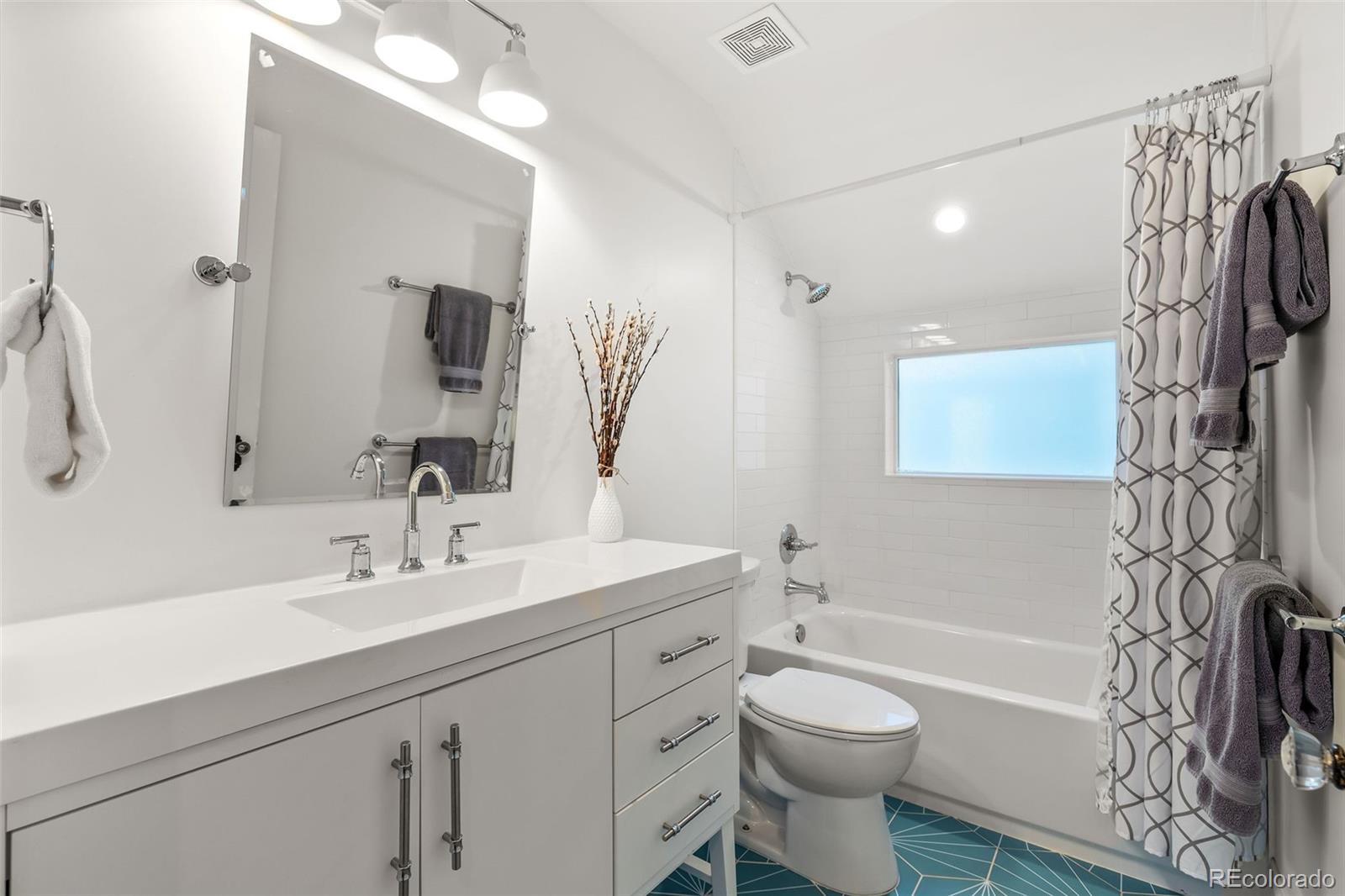 571 S Sherman Street