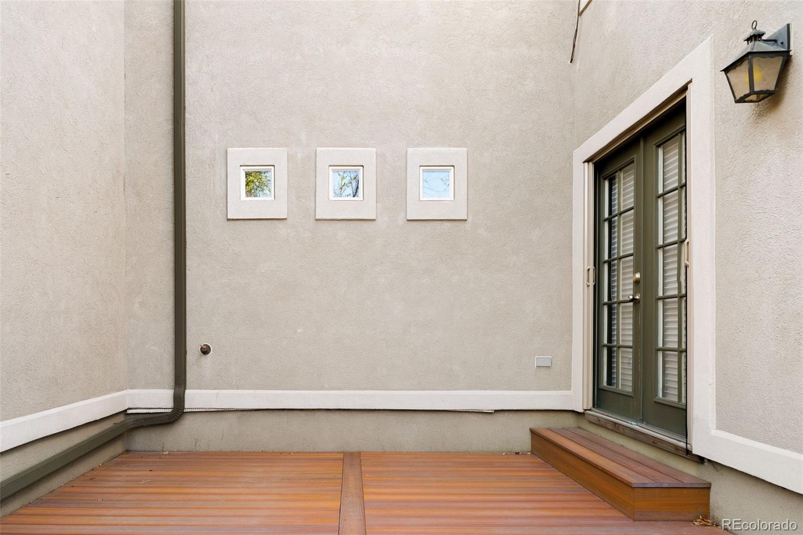 2434 S Williams Street