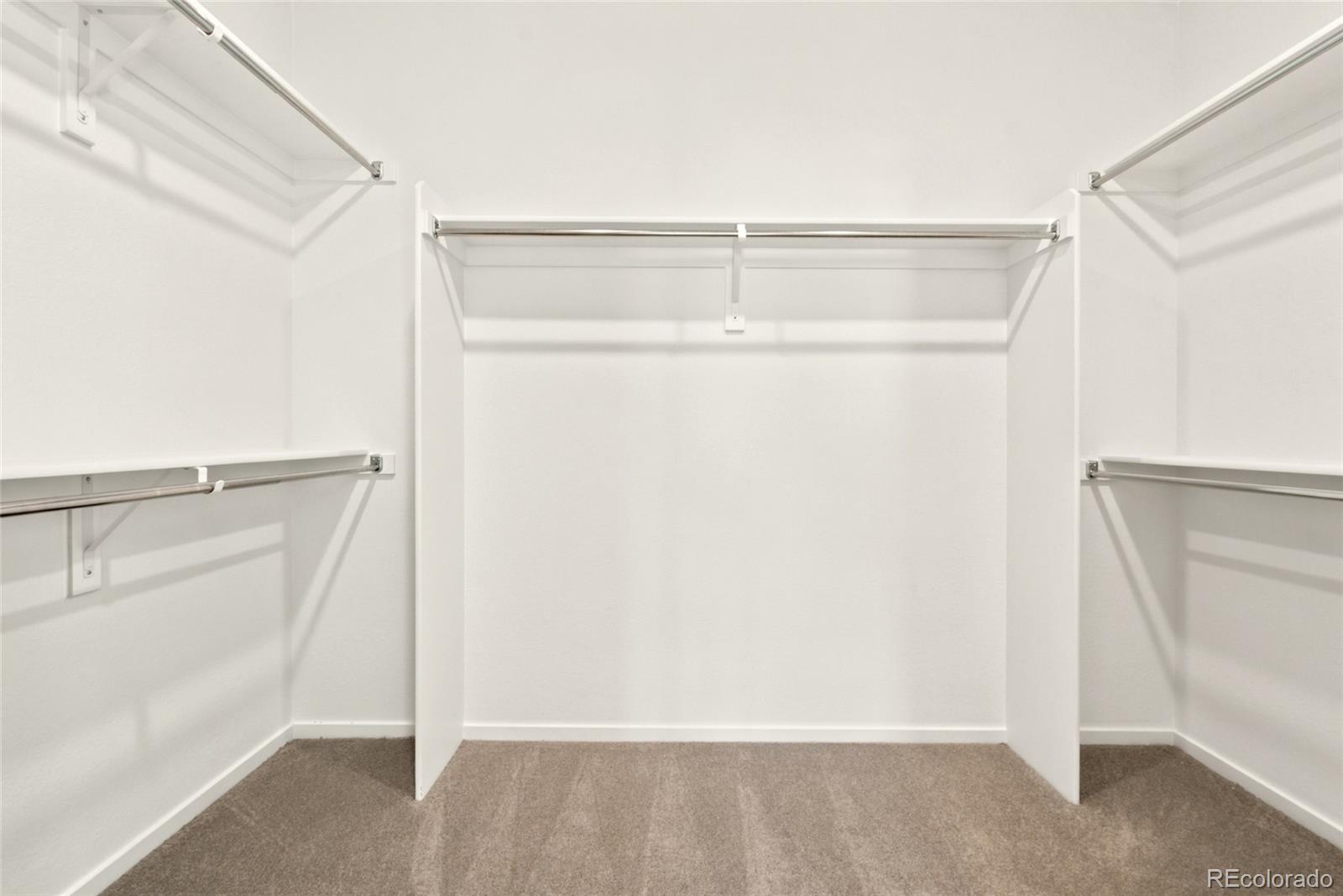713 Pershing Point