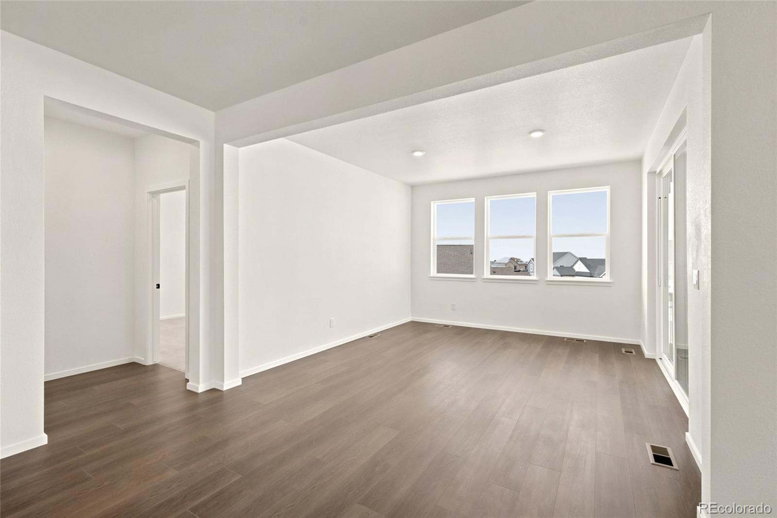 713 Pershing Point