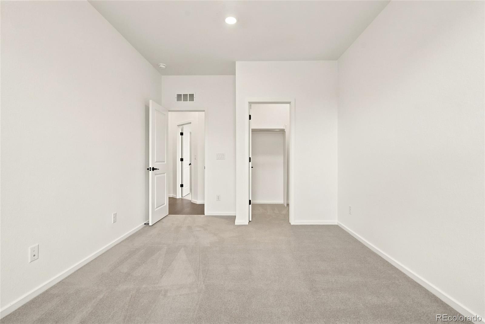 713 Pershing Point