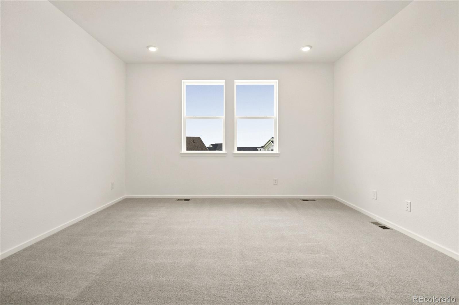 713 Pershing Point