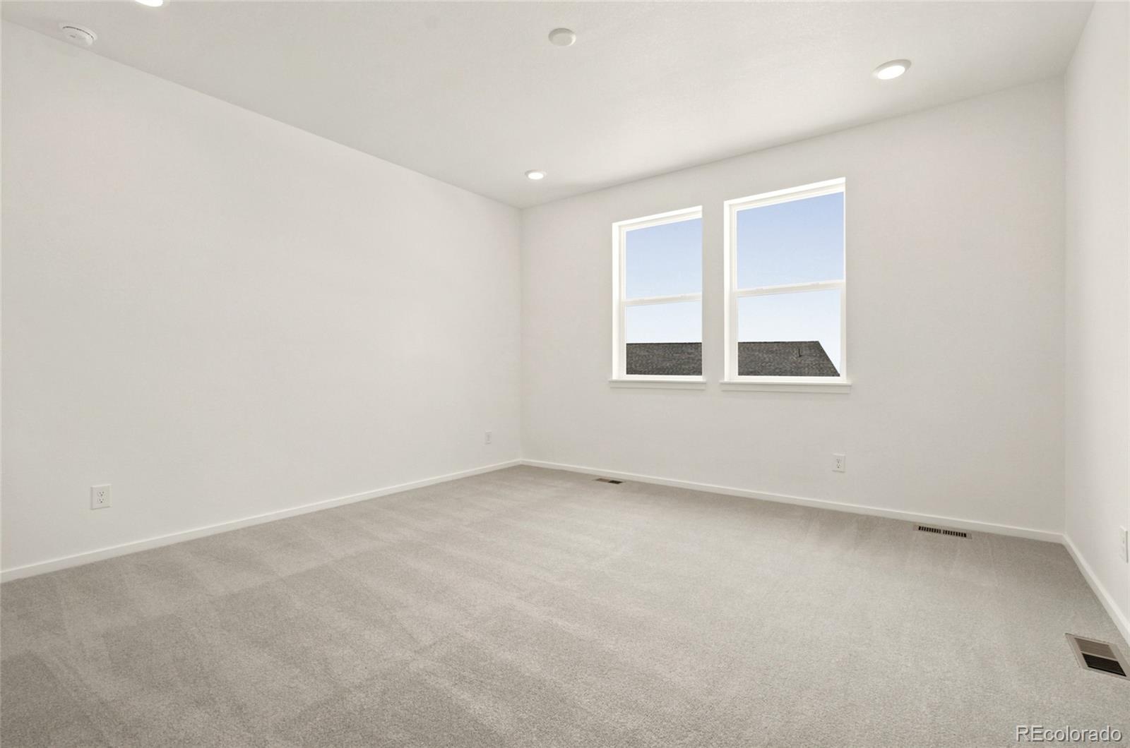 713 Pershing Point