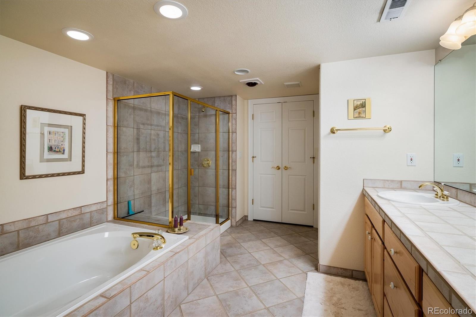 6401 S Jamaica Circle