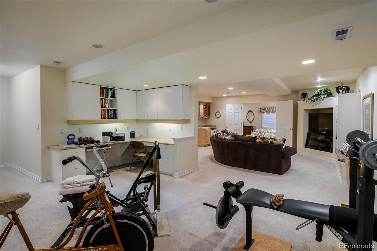 6401 S Jamaica Circle