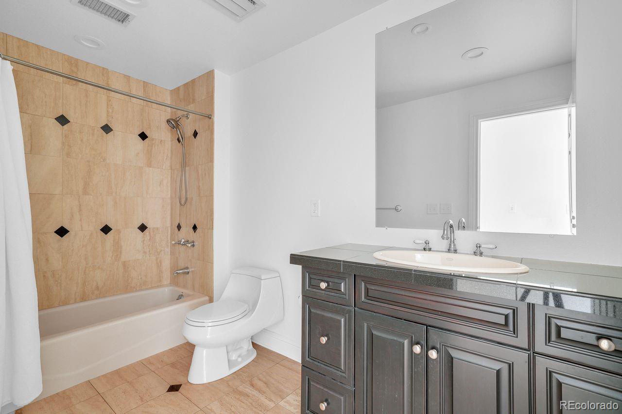 4600 S Columbine Court