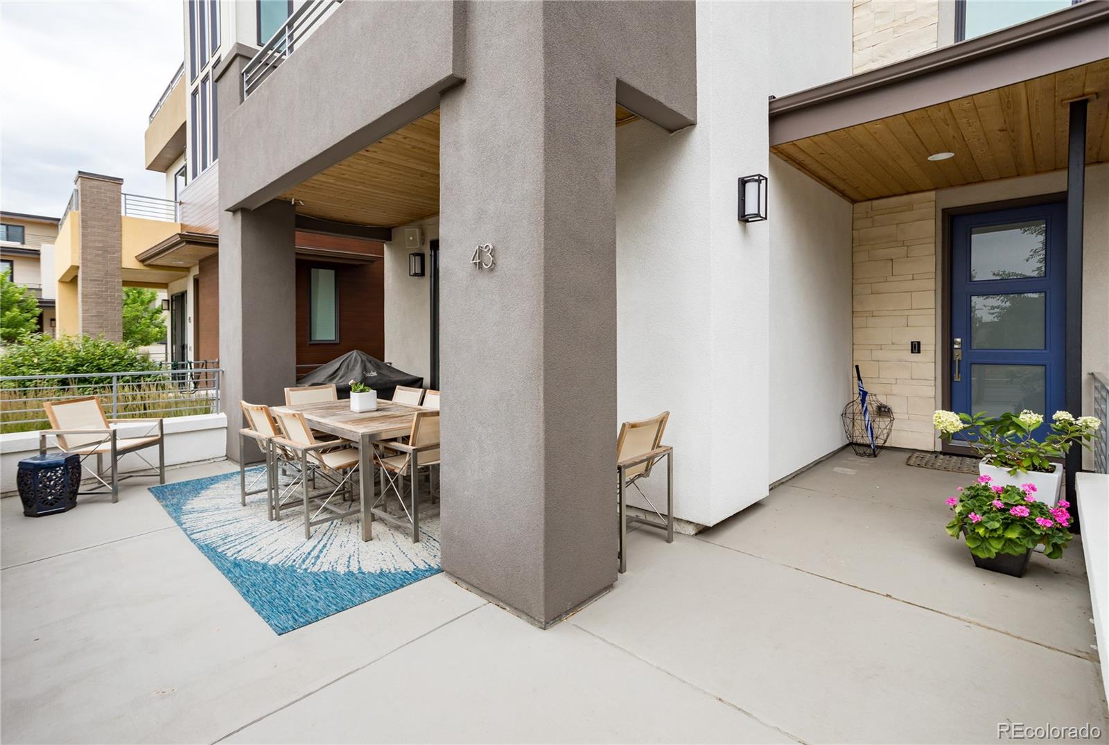 43 S Oneida Court