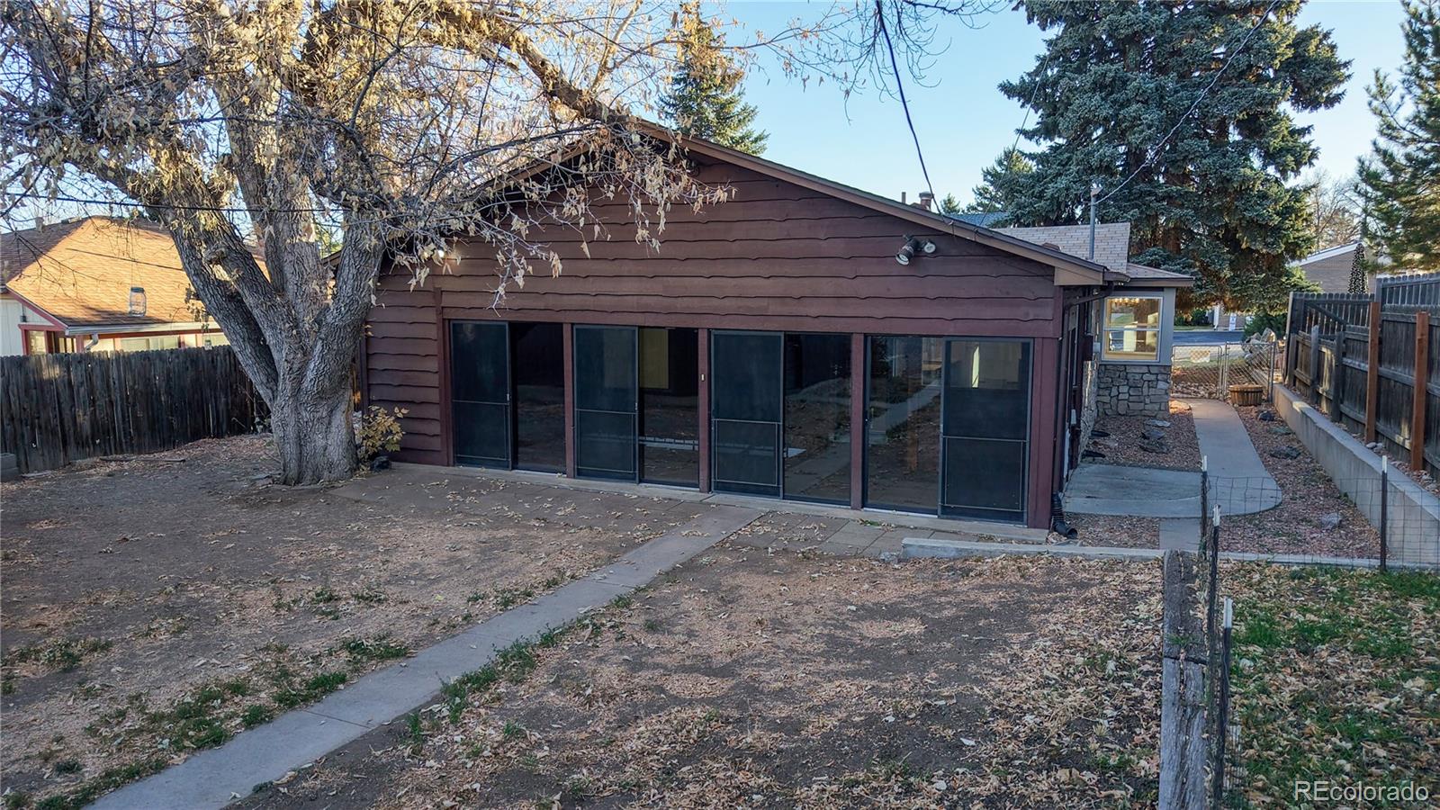 5529 S Greenwood Street