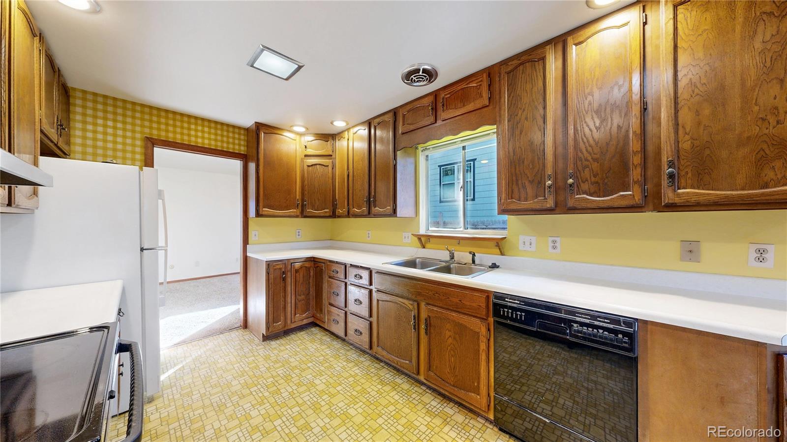 5529 S Greenwood Street