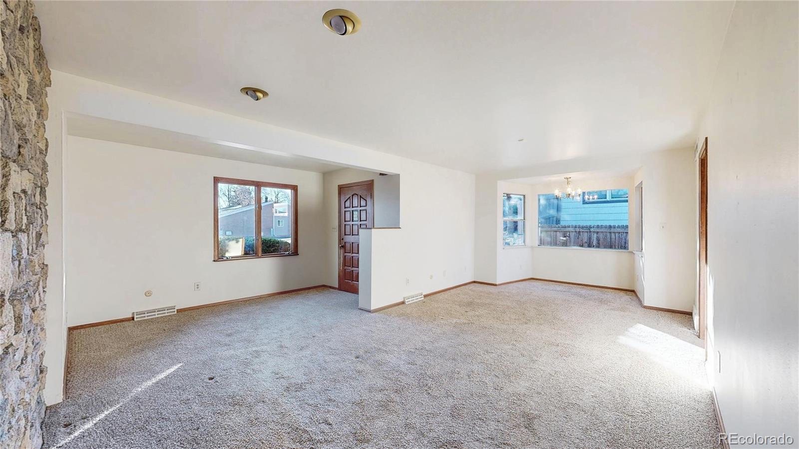 5529 S Greenwood Street