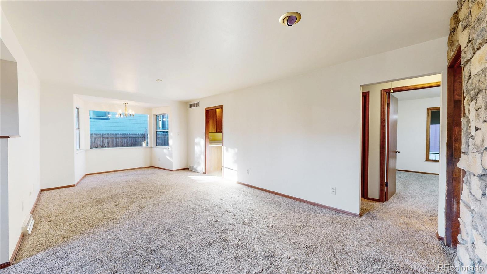 5529 S Greenwood Street