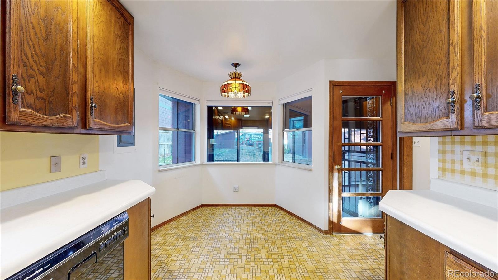 5529 S Greenwood Street