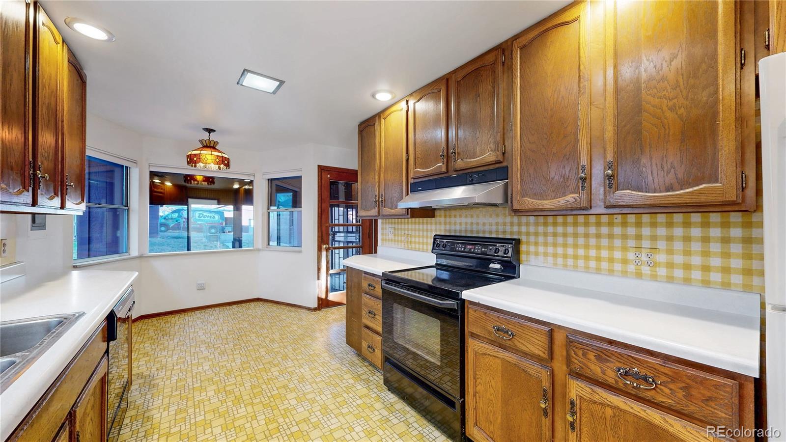 5529 S Greenwood Street