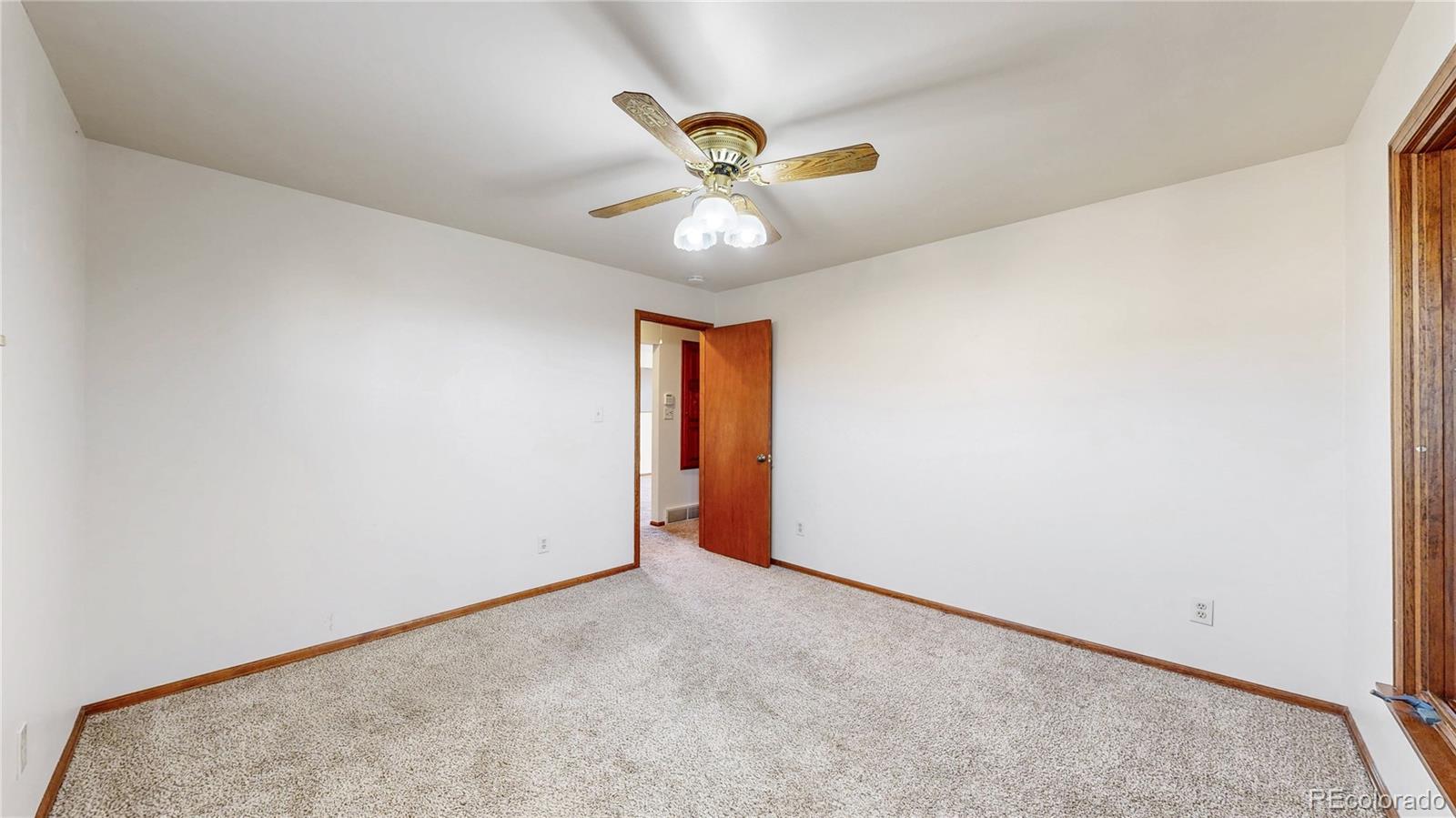 5529 S Greenwood Street