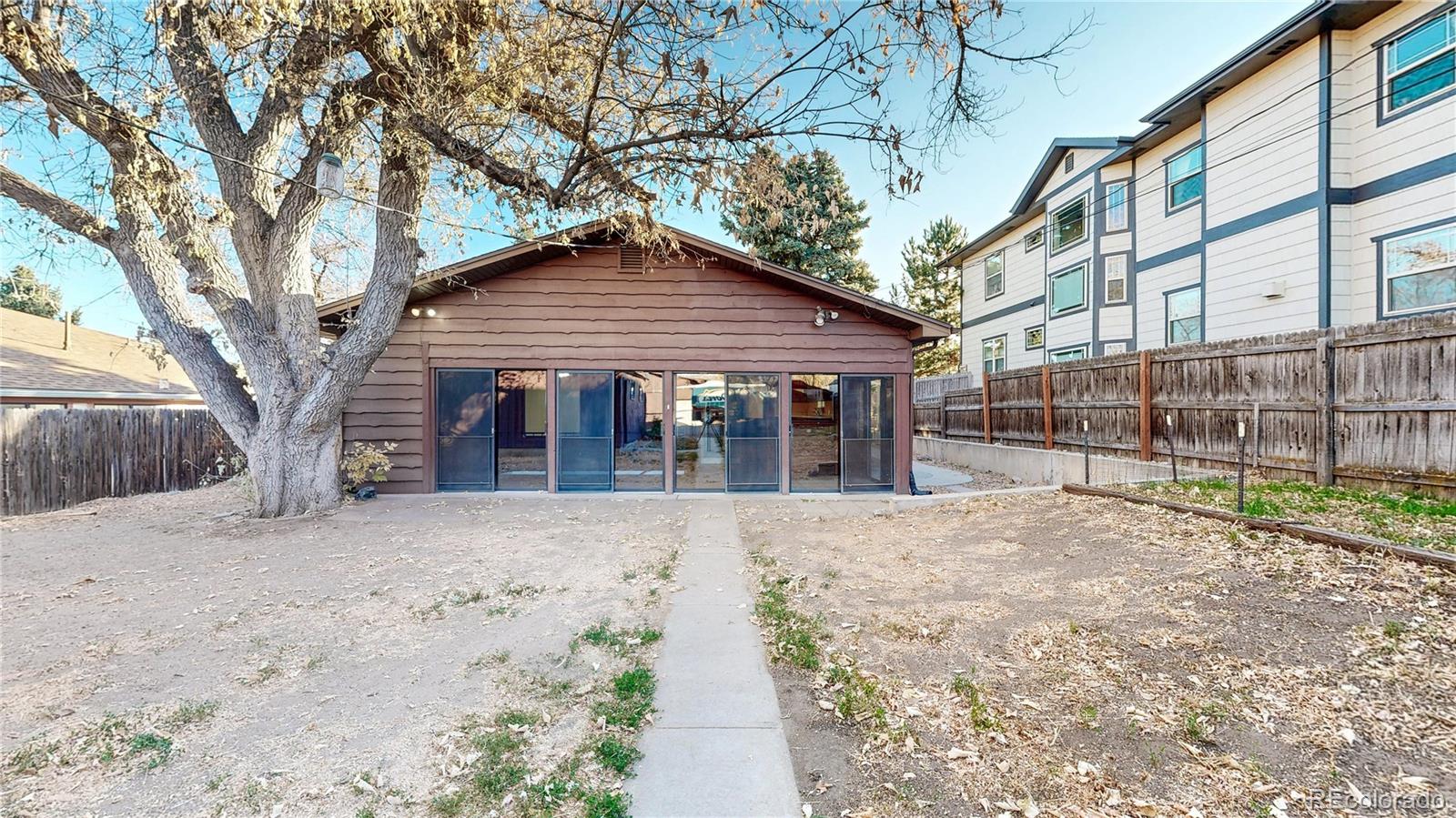 5529 S Greenwood Street