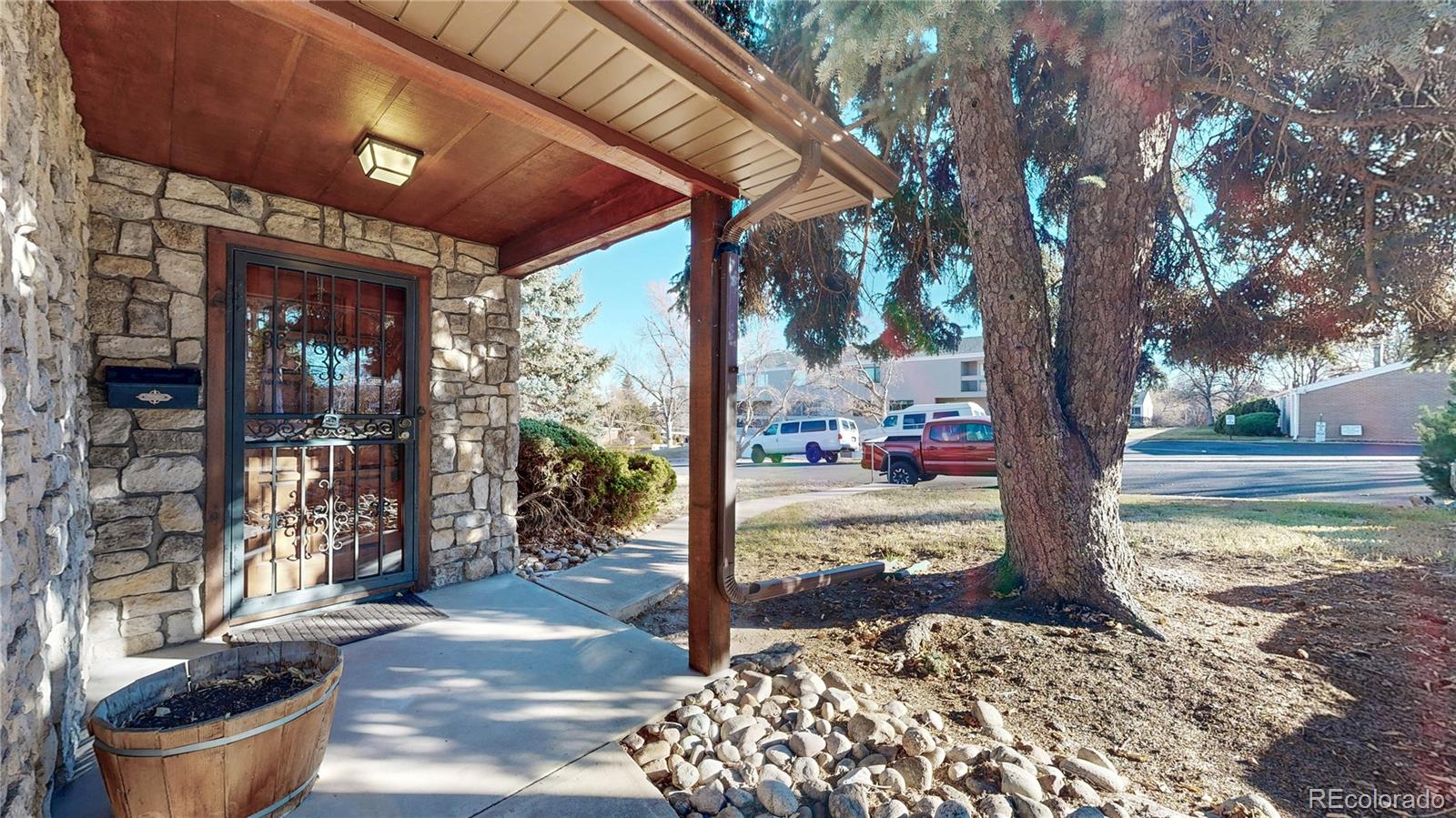 5529 S Greenwood Street