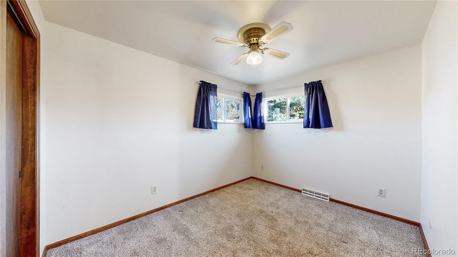 5529 S Greenwood Street