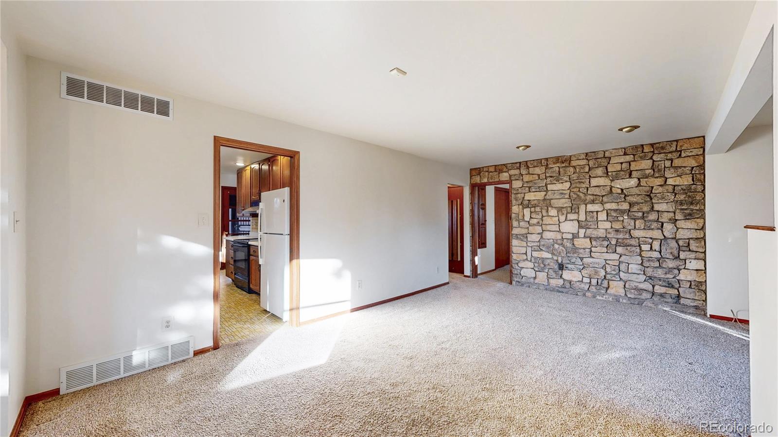 5529 S Greenwood Street