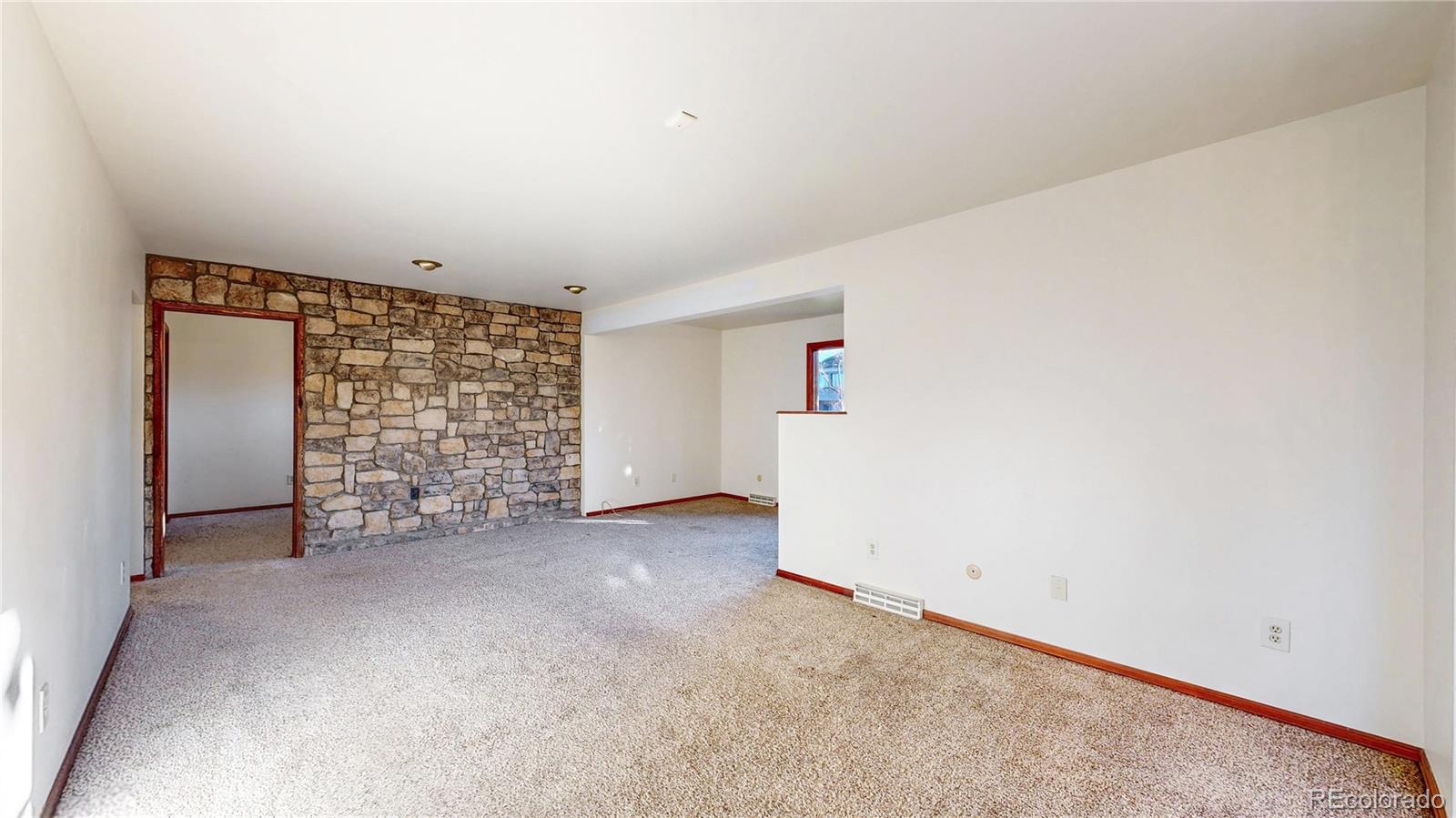 5529 S Greenwood Street