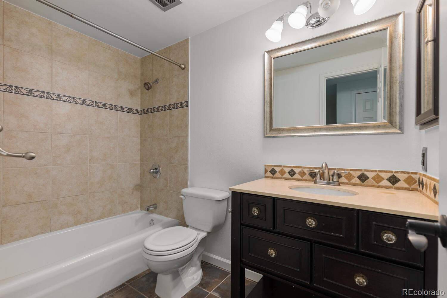 7337 S Ulster Street