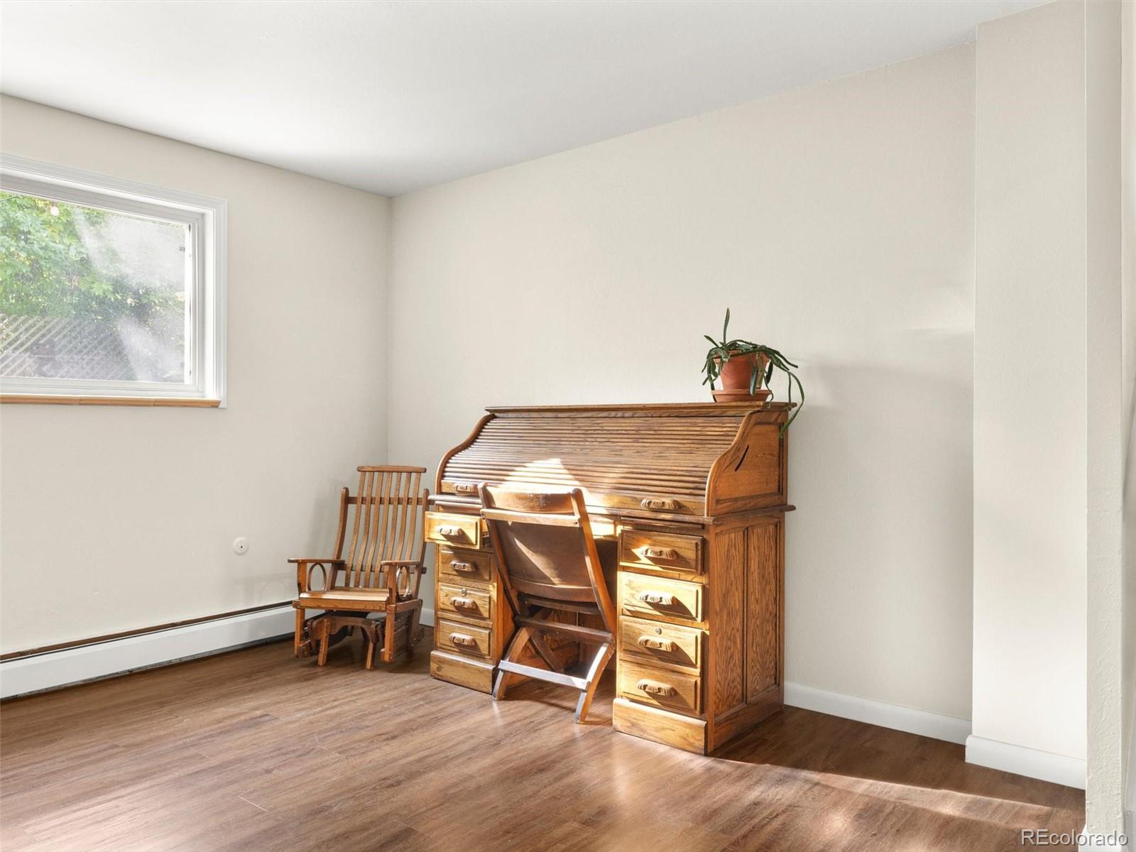 1590 E Easter Avenue