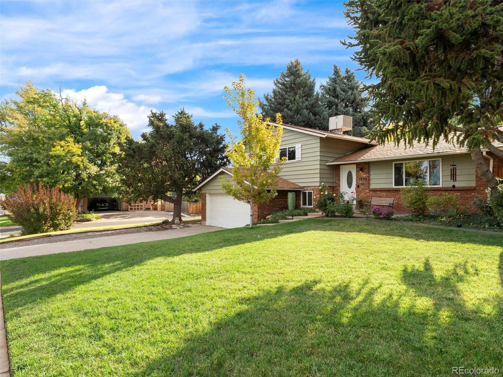 1590 E Easter Avenue