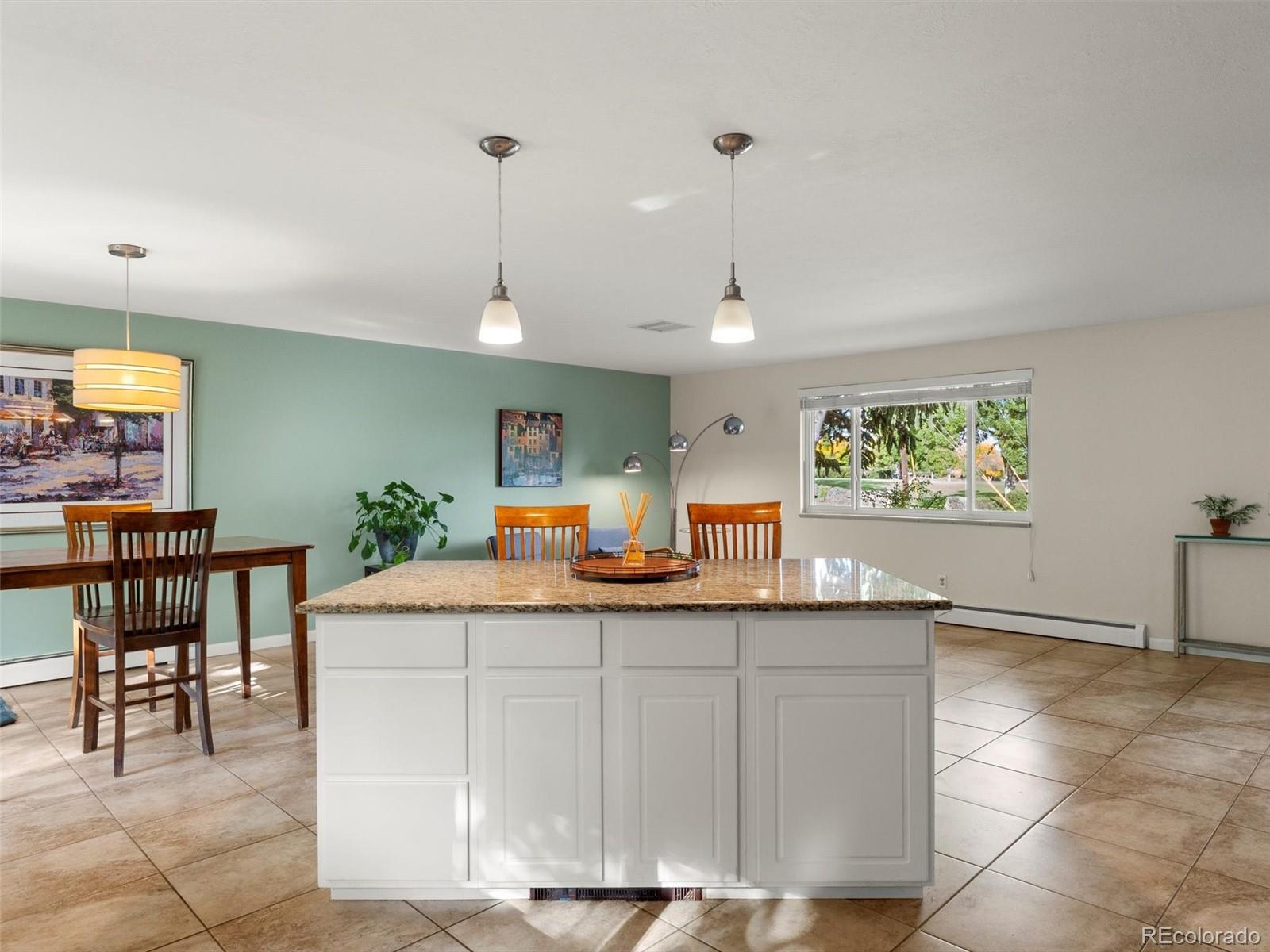 1590 E Easter Avenue