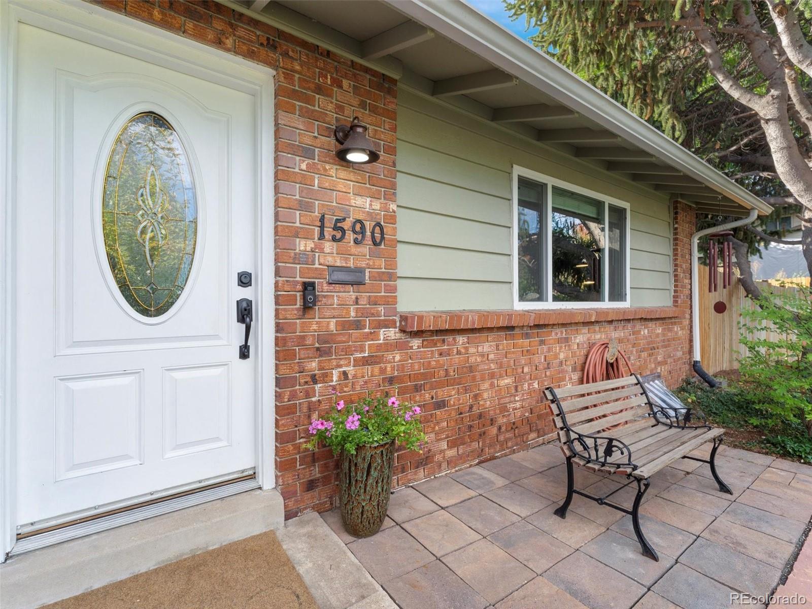 1590 E Easter Avenue