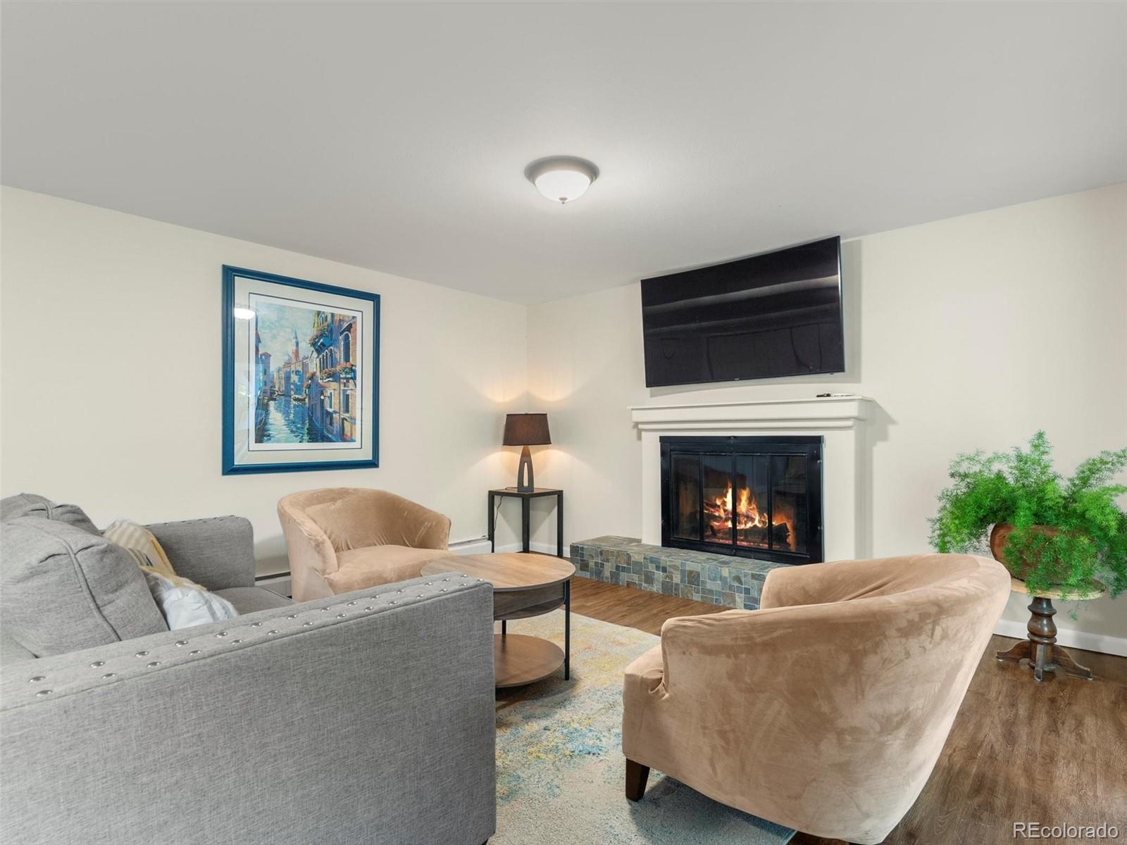 1590 E Easter Avenue