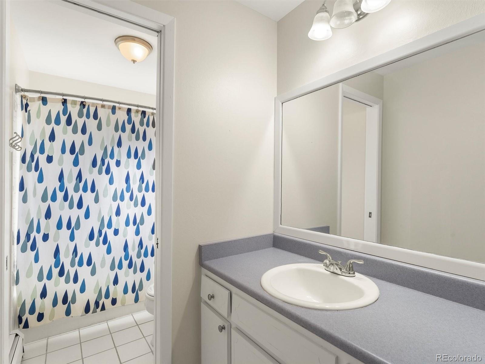 1590 E Easter Avenue