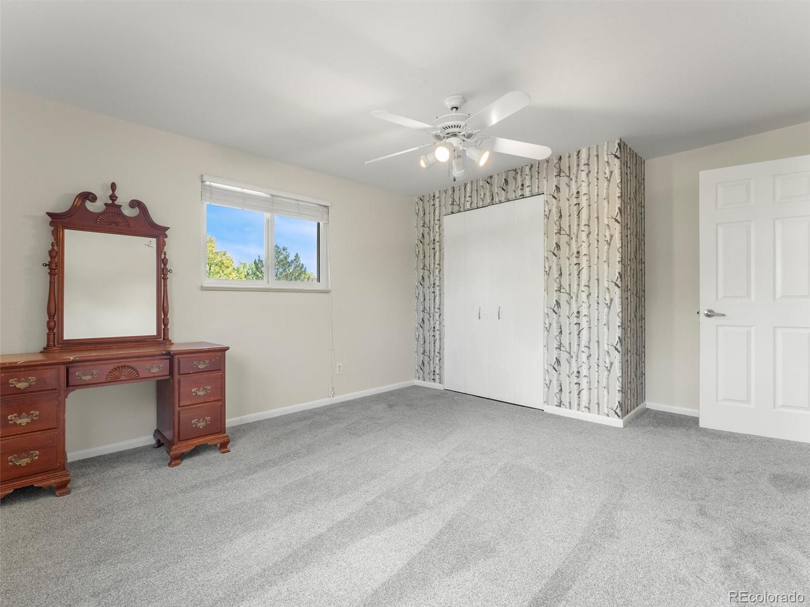 1590 E Easter Avenue