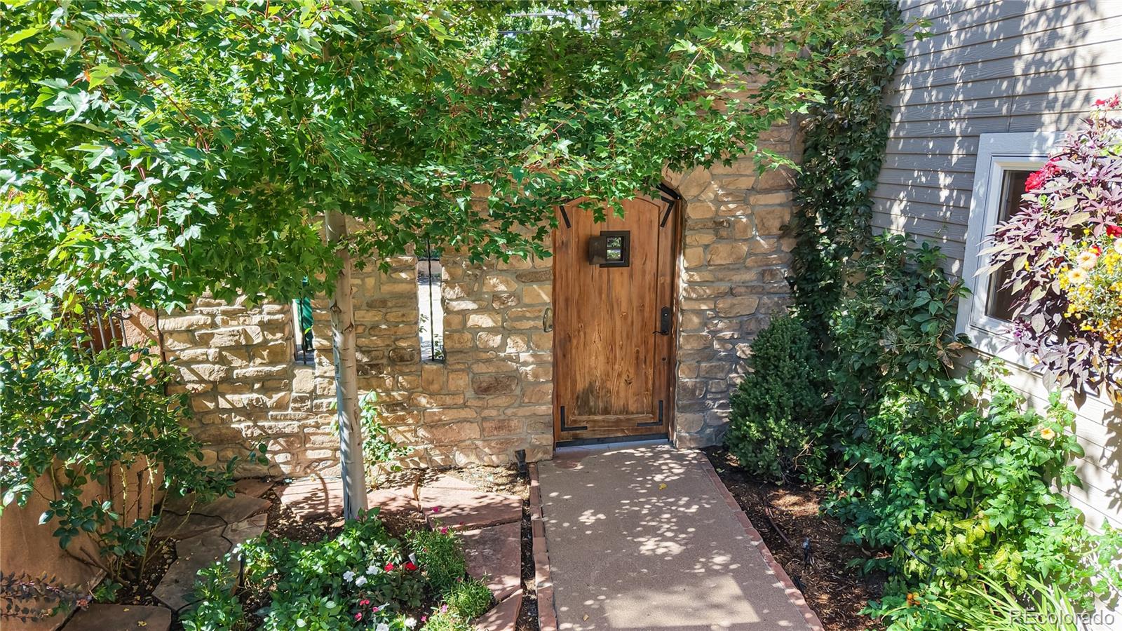 2319 S Columbine Street