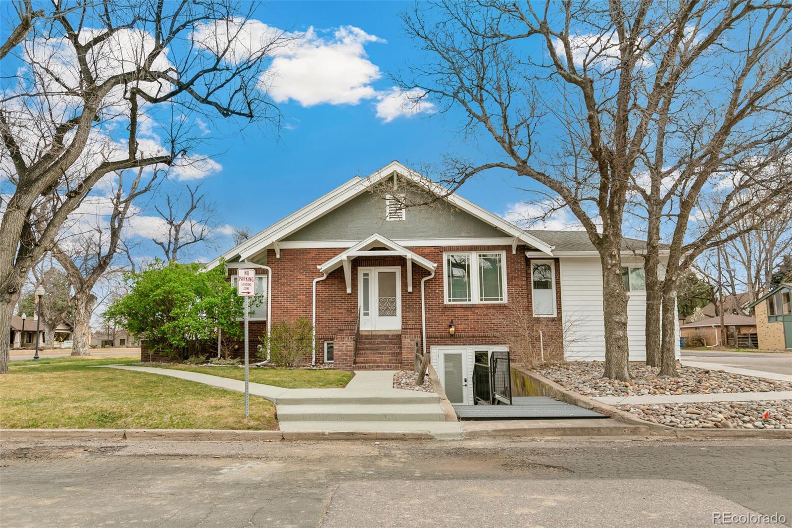 1890 W Littleton Boulevard