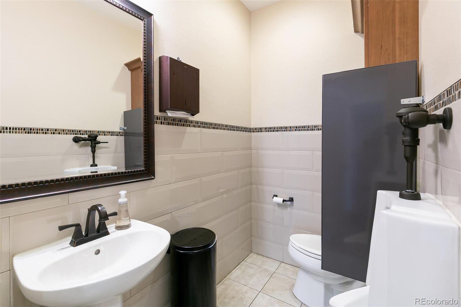 1890 W Littleton Boulevard