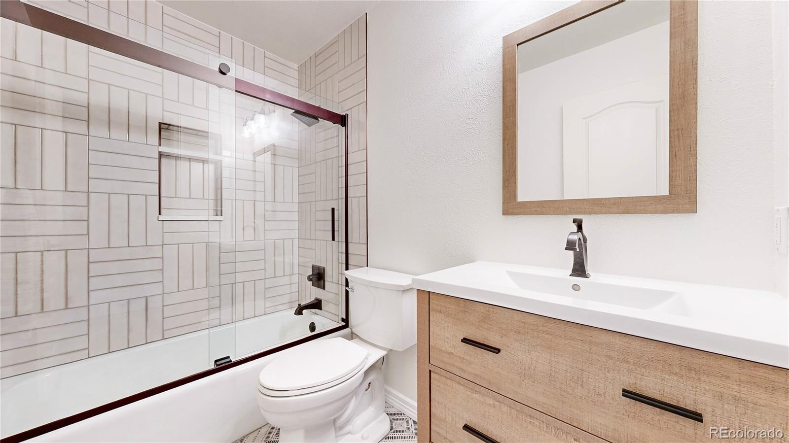 6414 E Stanford Avenue