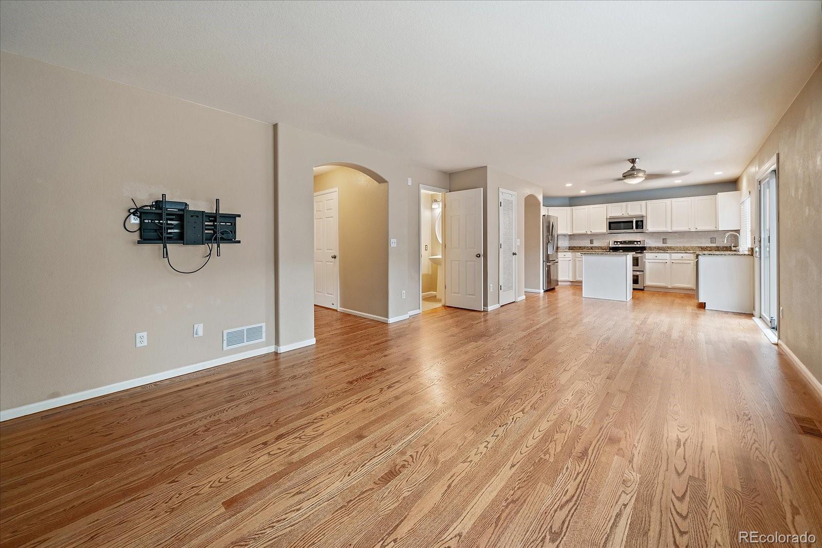 6816 Lionshead Parkway