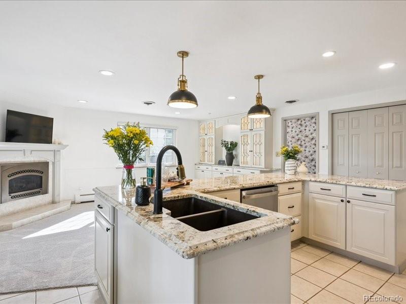 2653 S Harrington Lane